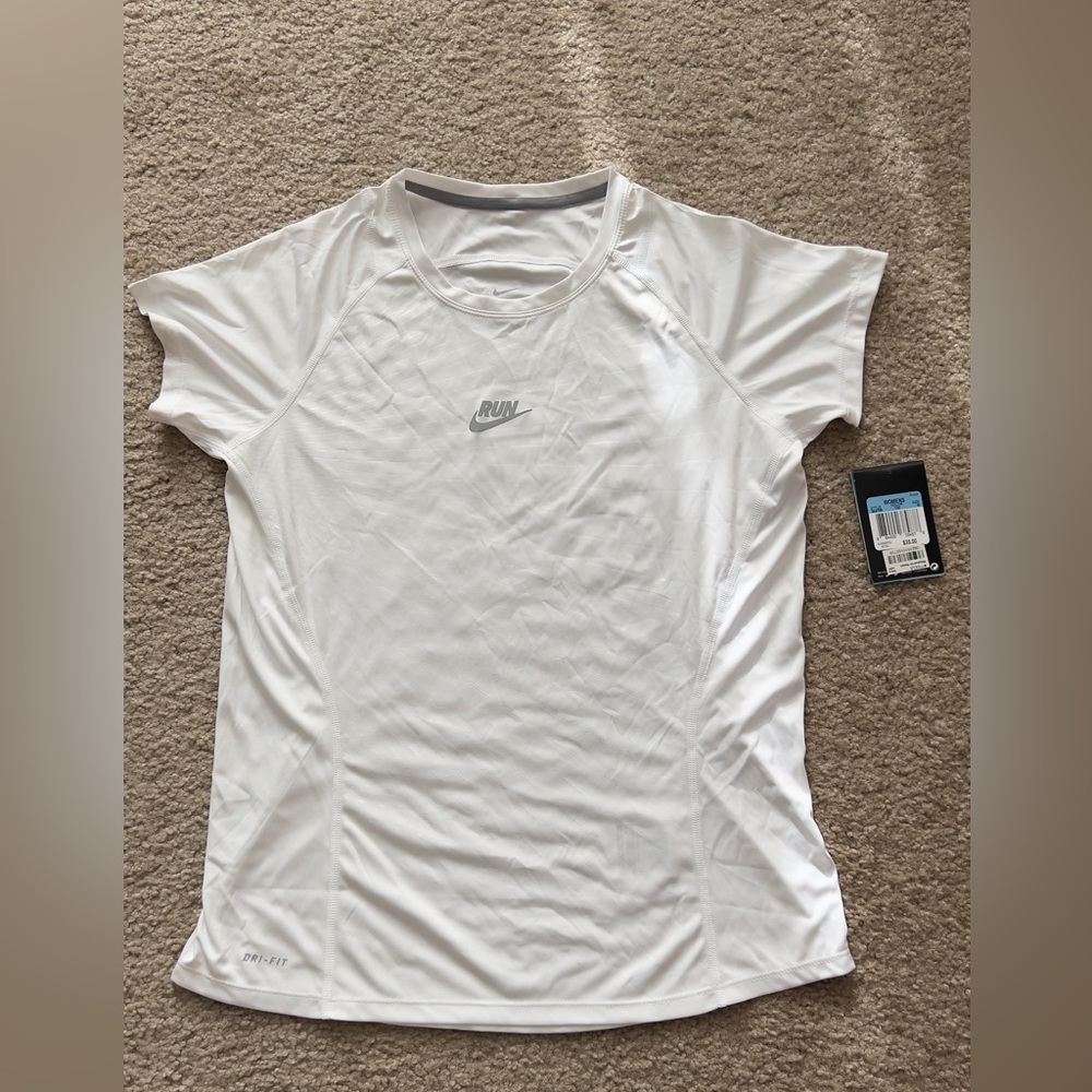 New with tag Nike Dri-fit white Short sleeve top for running size M - Picture 7 of 9